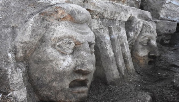 2 bin 200 yıllık mask bulundu