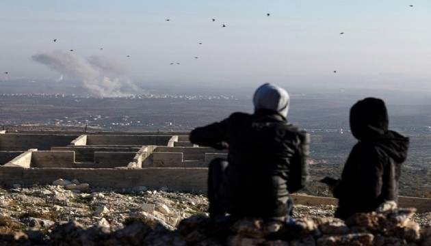 Suriye'de muhalifler, Halep'in merkezine yaklaştı, onlarca rejim askeri esir alındı