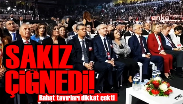 Özgür Özel'in rahat tavrı dikkat çekti! Kurultayda sakız çiğnedi