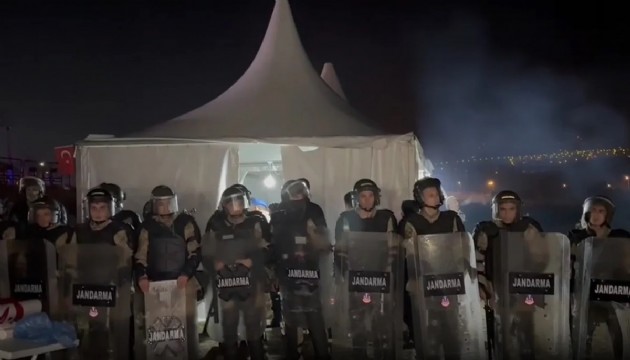 Zafer Partililerin çadırı söküldü