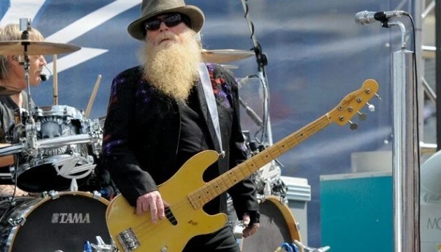 Sanatçı Dusty Hill hayatını kaybetti