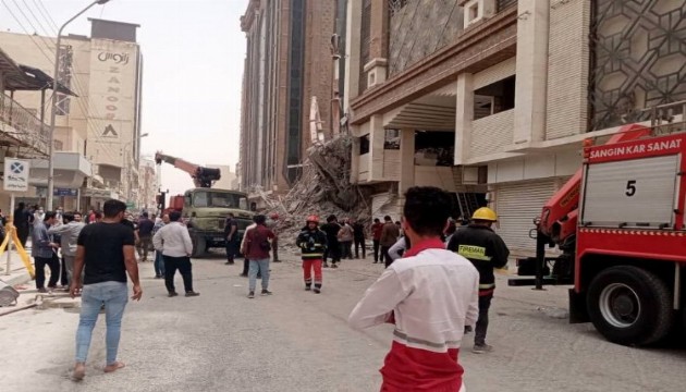 İran'da 10 katlı bina çöktü: En az 4 ölü, 80 kişi enkazda mahsur
