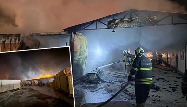 Öğrencilerin eğitim gördüğü konteynerlar yandı