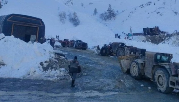Maden sahasında çığ: 6 ölü