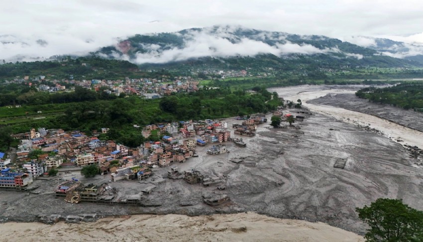 Nepal'de sel felaketi büyüyor! Alarm verildi: Baraj patladı!