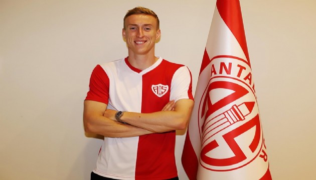 Adam Buksa, Nuri Şahin'in ısrarıyla Antalyaspor'a transfer oldu