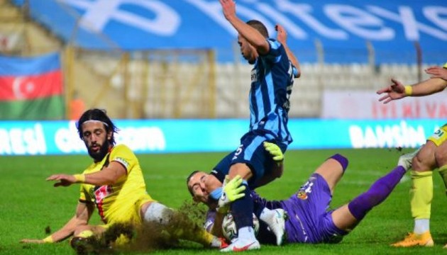 Adana Demirspor evinde 3 puanı kaptı