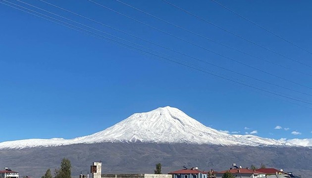 Ağrı Dağı beyaza büründü