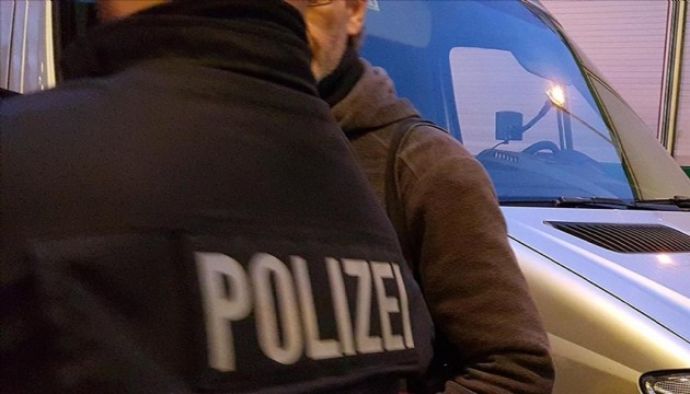 Berlin’de Filistin destekçisi göstericilerin evlerine polis baskını