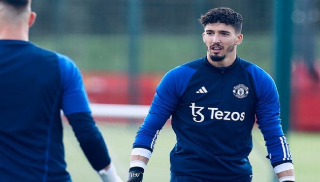 Manchester United'dan Altay Bayındır'a kötü haber!