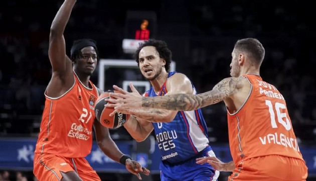 Anadolu Efes, Valencia'ya takılmadı