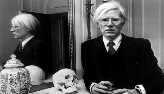 Andy Warhol'un kamerası açık artırmada!