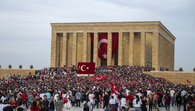 29 Ekim'de Anıtkabir'e ziyaretçi akını