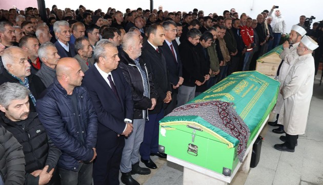 Kaybolduktan sonra ölü bulunan anne-oğul toprağa verildi