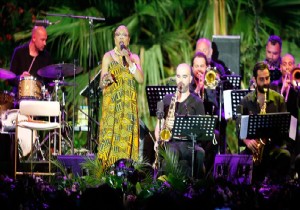 Dee Dee Bridgewater Antalya'da konser verdi