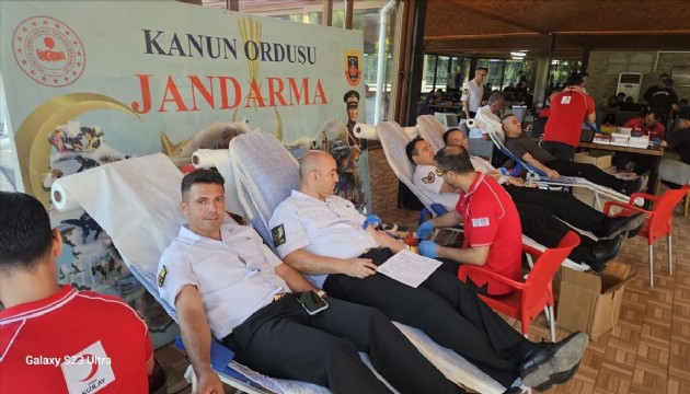 Jandarmadan kan bağışı etkinliği