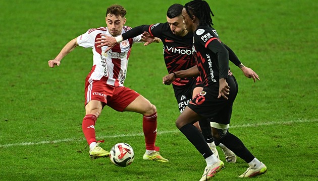 Antalyaspor, evinde kazandı