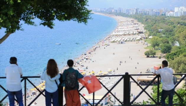 Antalya'da otellerin doluluk oranı yazı aratmıyor