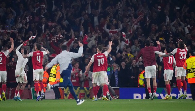 Arsenal şampiyonluğa çok yakın