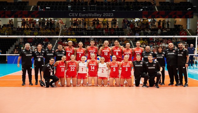 Türkiye - Sırbistan voleybol maçını yüz binlerce kişi bir arada izleyecek! İşte il il kurulacak dev ekranlar...