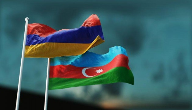 Azerbaycan, tutuklu 10 Ermeni askeri Ermenistan'a iade etti