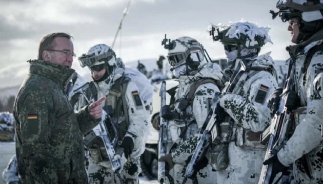 Alman askerleri Grönland'dan ayrılıyor