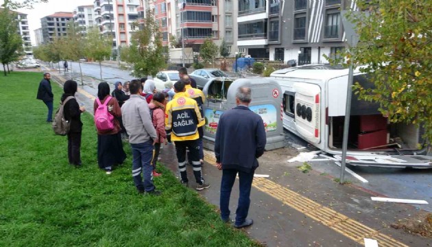 Öğrenci servisi devrildi