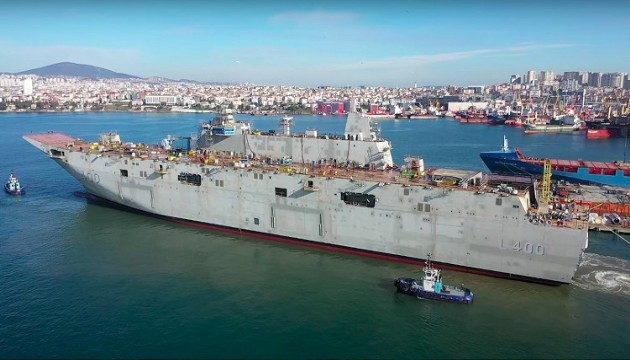 TCG Anadolu'ya ziyaretçi akını