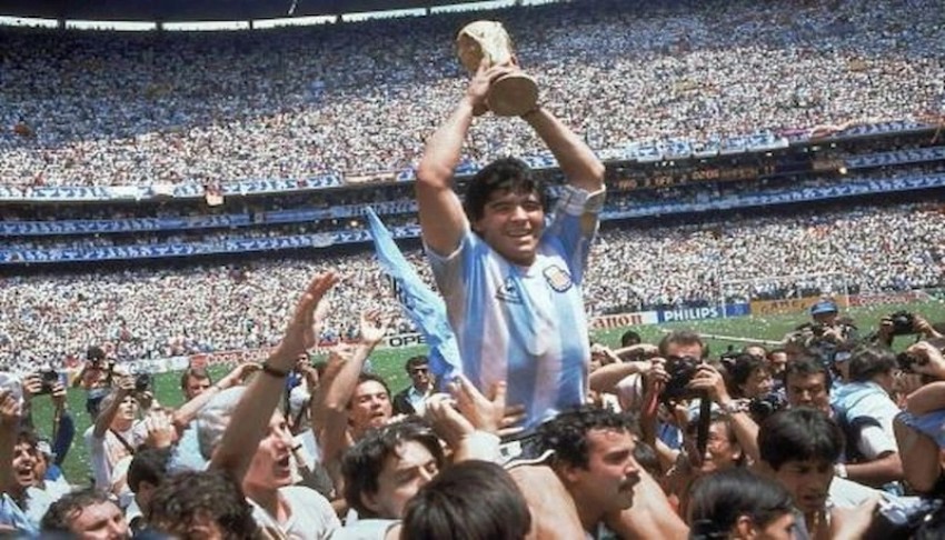 Arjantinliler Maradona'yı unutmadı