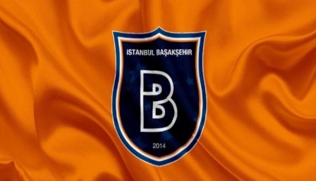 Başakşehir yeni formasını tanıttı