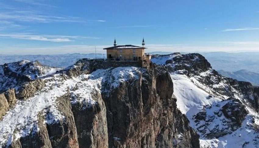 Bayburt beyaza büründü