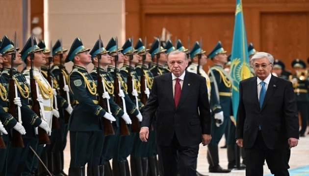 Erdoğan resmi törenle karşılandı