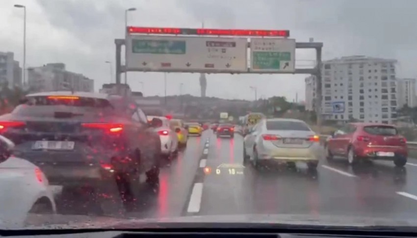 İstanbul trafiği kilitlendi! Yüzde 76'ya çıktı