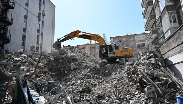 Ankara'da istinat duvarı çöktü