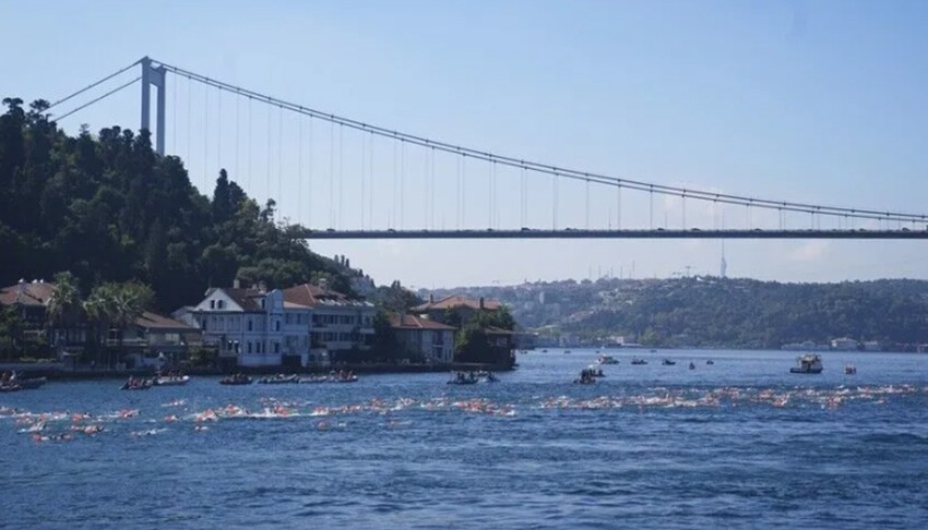 Boğaziçi'nde yarış başladı