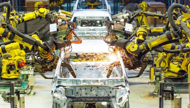 İngiltere, elektrikli araç üreticilerine yönelik kurallarını yumuşattı