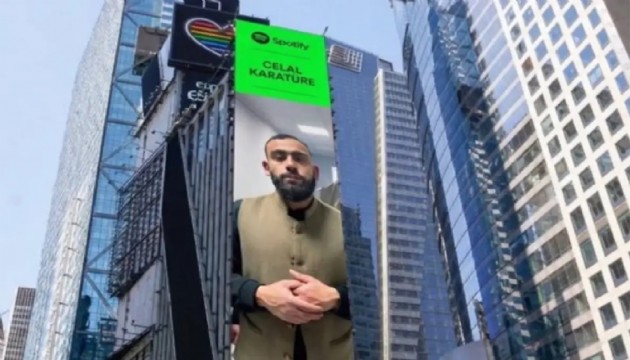 Times Meydanı'nda Türk yıldız