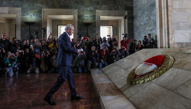 CHP'den Anıtkabir'e ziyaret