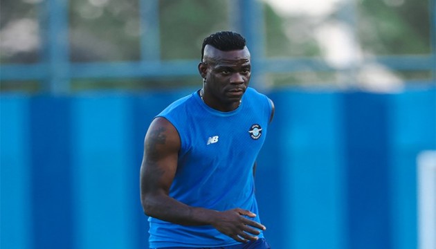 Mario Balotelli geri dönüyor