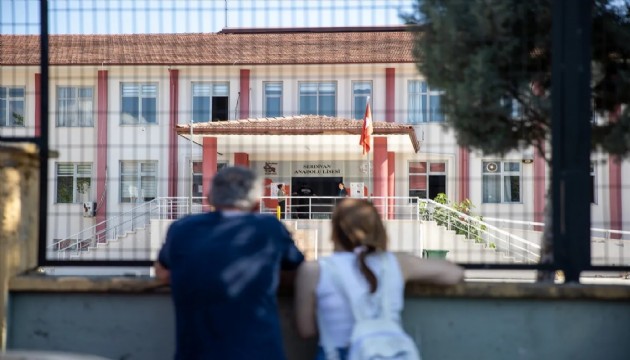 Adaylar için AYT oturumu başladı
