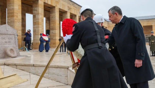 İsmet İnönü Anıtkabir'de anıldı