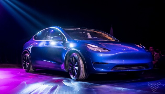 Tesla fiyatlarında indirime gitti