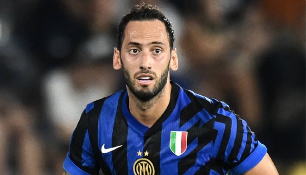 Hakan Çalhanoğlu, Inter'de kasım ayının futbolcusu seçildi