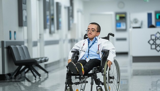 Doktorluk hayalini gerçeğe dönüştürdü