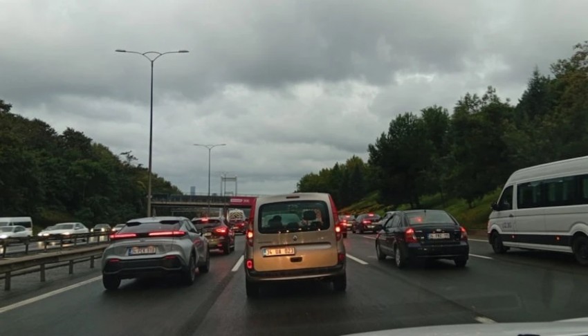 Haftanın ilk günü trafik kilitlendi