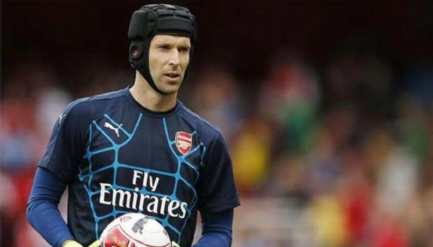 Petr Cech, futbola geri döndü!