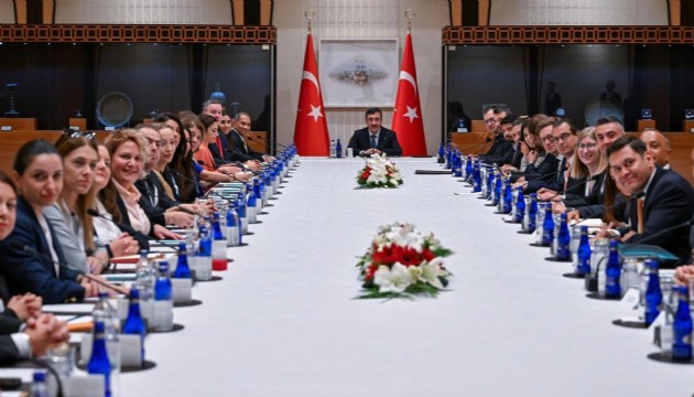 Cumhurbaşkanı Yardımcısı Yılmaz, ABD Ticaret Odası Kıdemli Başkan Yardımcısı Choksy'i kabul etti