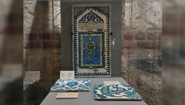 Çalınan iki çini Türkiye'ye iade edildi