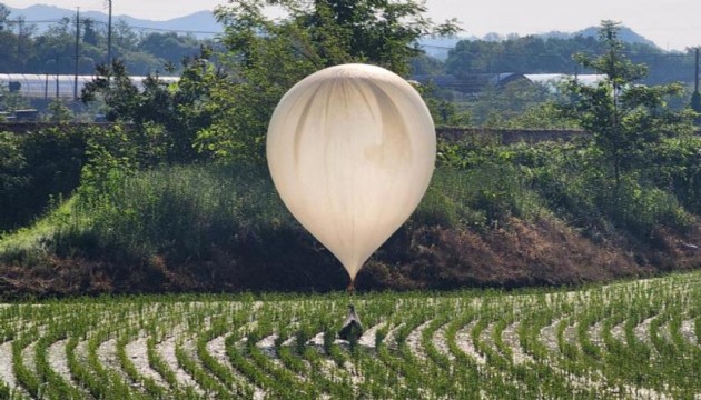 Kuzey Kore, Güney Kore'ye yaklaşık 240 çöp balonu gönderdi