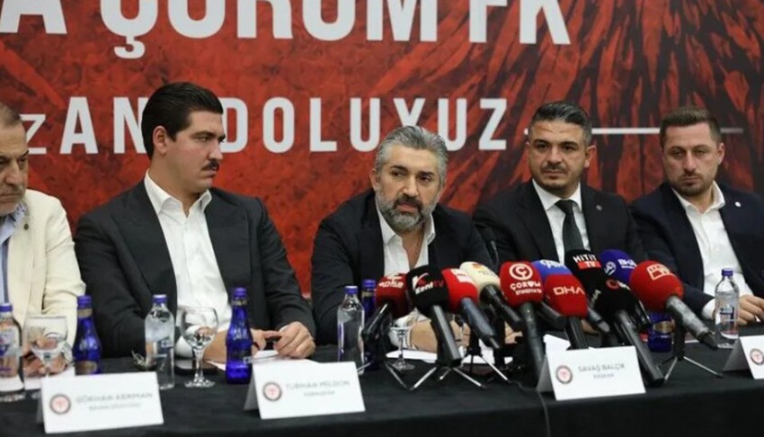 Çorum FK'den forması çıkarttırılan çocuğa destek